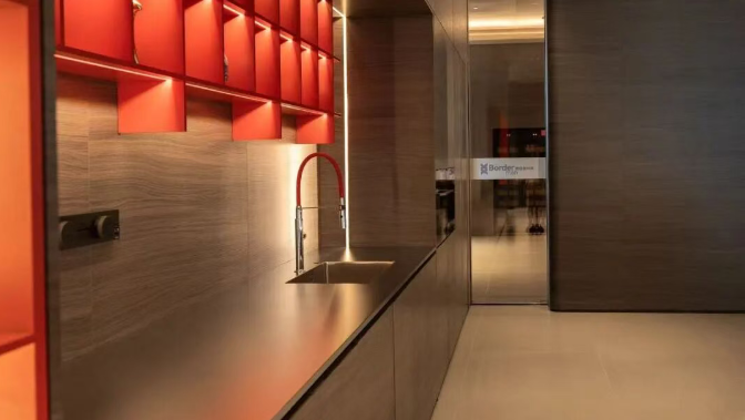 不锈钢装饰板：公共空间的进化论