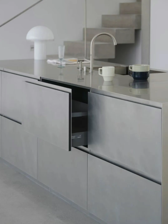 不锈钢，永恒感的材料